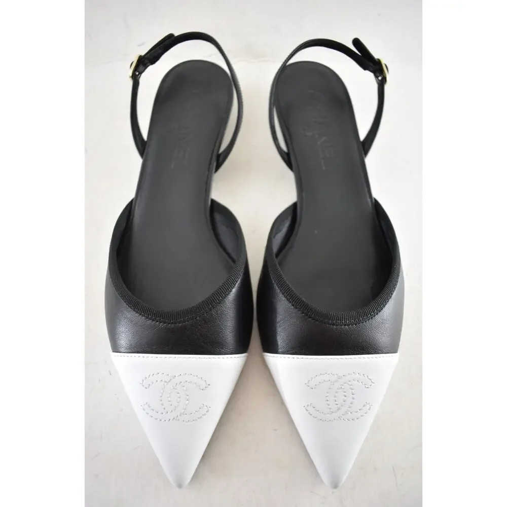 Chanel 26P Black White Pointed Toe CC Logo Slingback Ballet Ballerina Flat 38.5